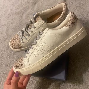 Women’s Universal Threads (Target) Cadey Sneakers